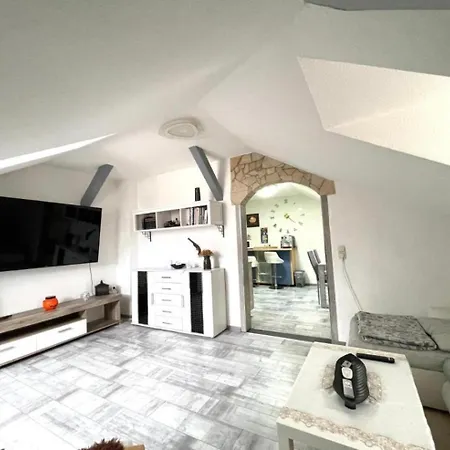 Casa Antic Grosse Moderne 75qm Direkt Im Zentrum Wlan Ist Kostenlos 1-6 Personen * Saalfeld Saale